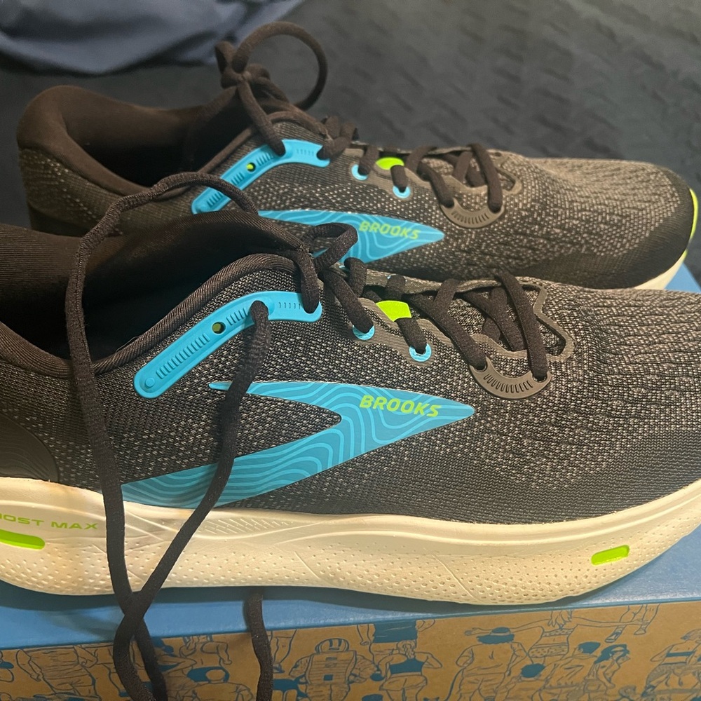 BRAND NEW. WORN FOR 10 MINUTES